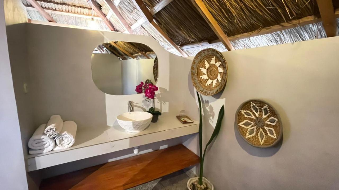 Three Queen Villa And Homestay Waikabubak Dış mekan fotoğraf