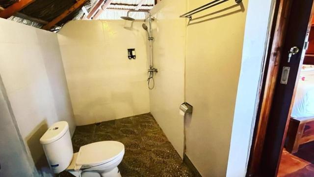 Three Queen Villa And Homestay Waikabubak Dış mekan fotoğraf