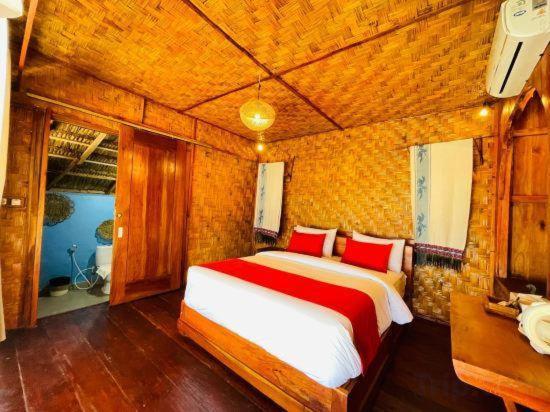Three Queen Villa And Homestay Waikabubak Dış mekan fotoğraf