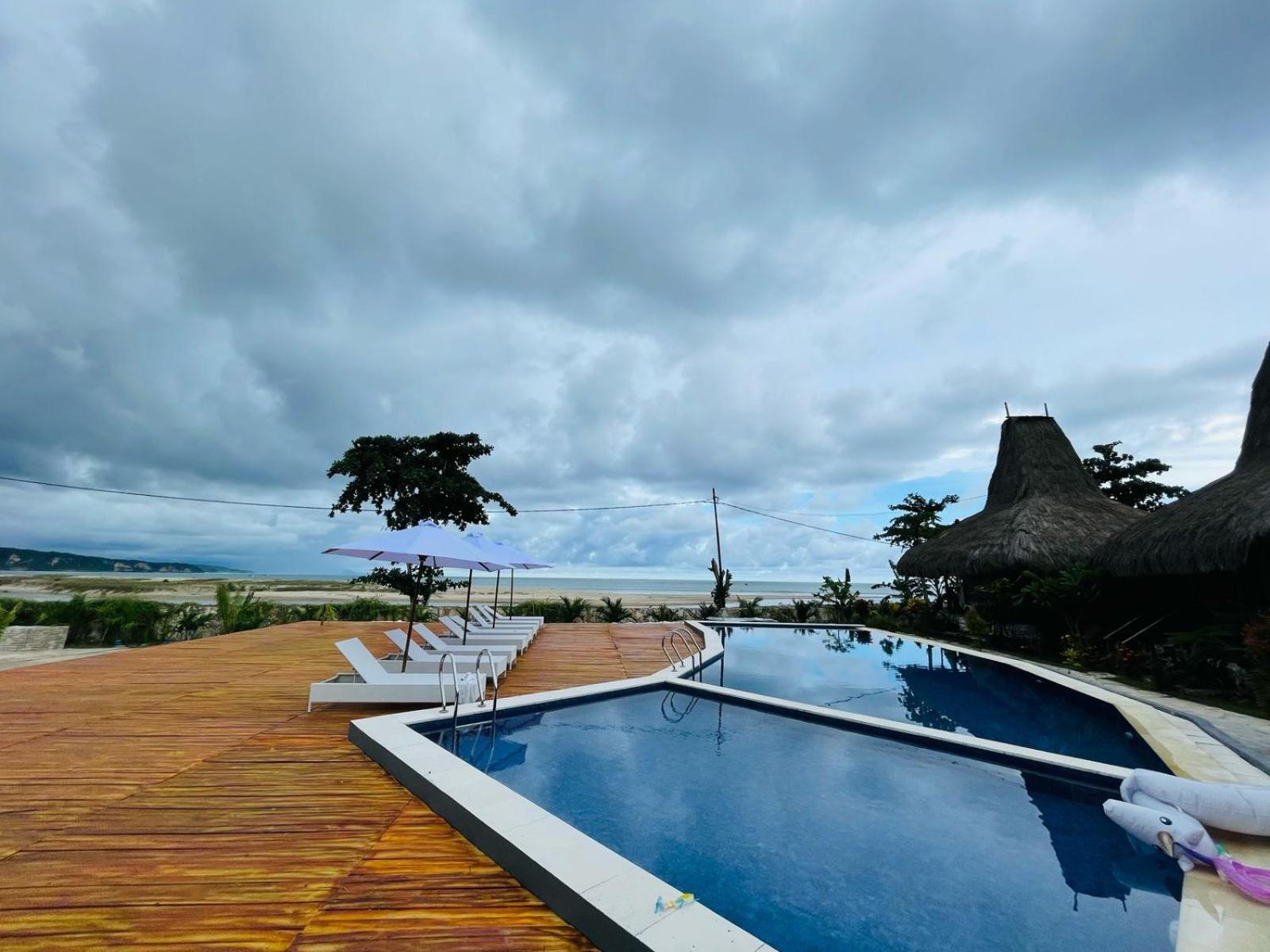 Three Queen Villa And Homestay Waikabubak Dış mekan fotoğraf