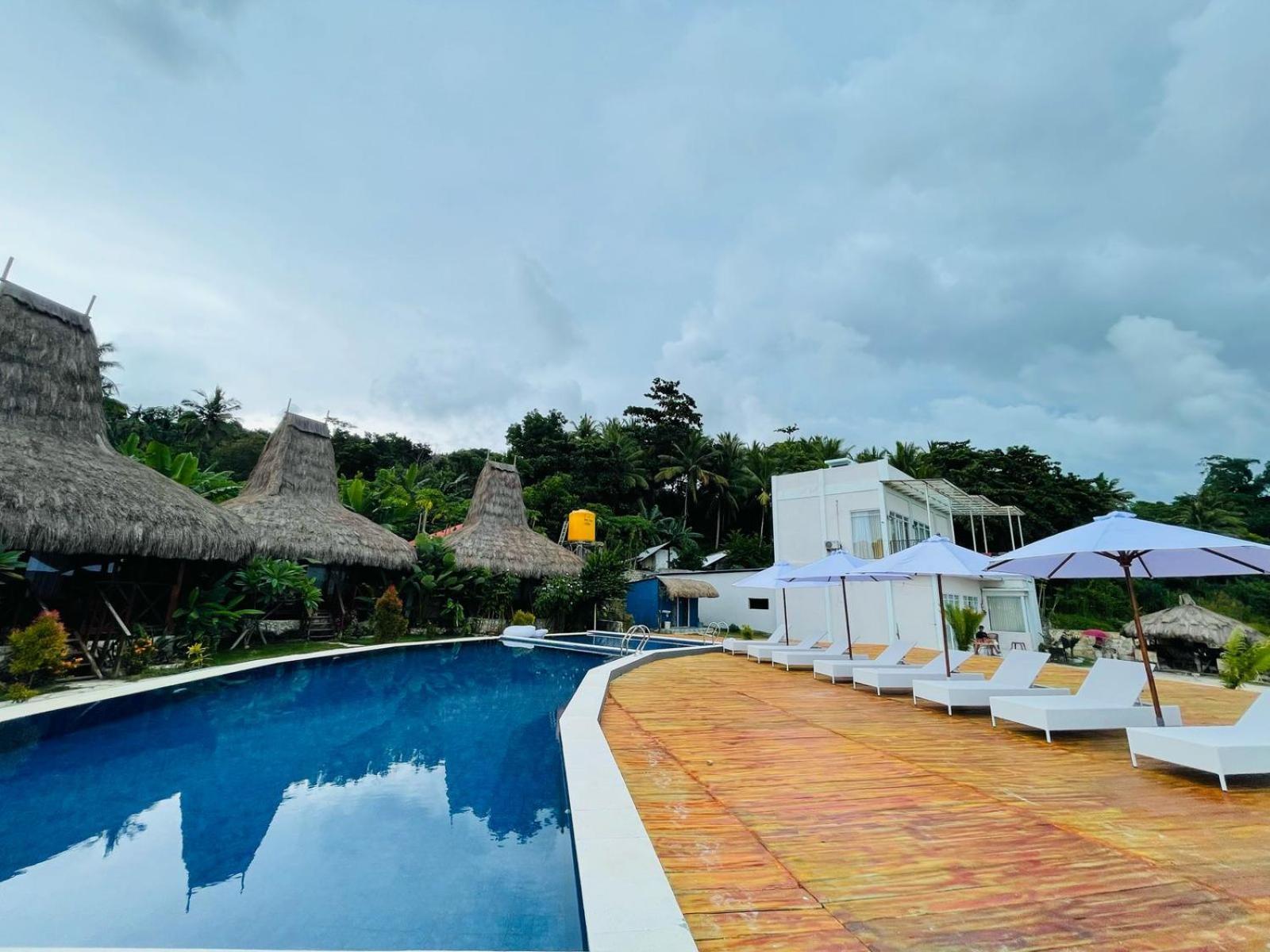 Three Queen Villa And Homestay Waikabubak Dış mekan fotoğraf